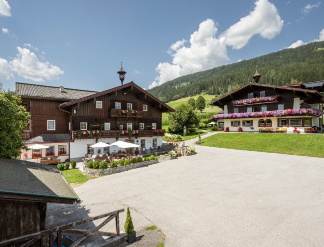 Unsere beiden Hofhäuser am Obersulzberggut © Lorenz Masser Fotografie
