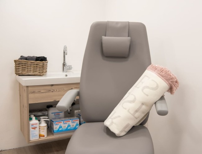 Behandlungsstuhl bei Lena Cosmetics © Lorenz Masser Fotografie