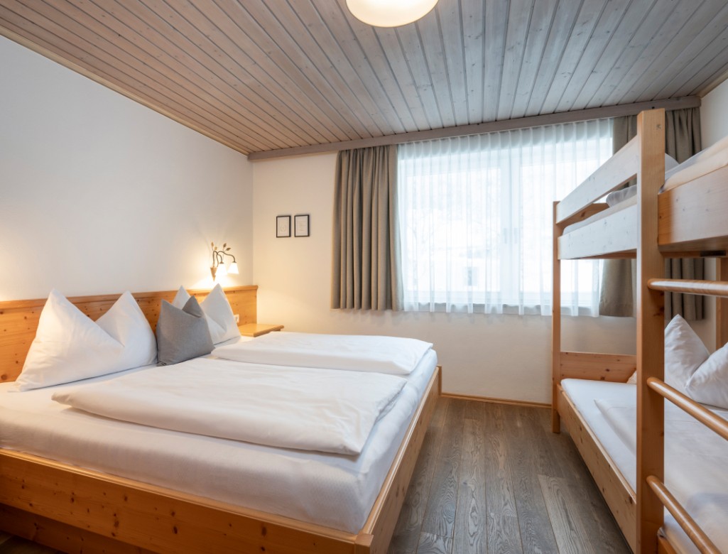 Schlafbereich im Appartement Narzisse © Lorenz Masser Fotografie