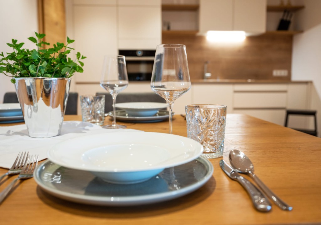 Tisch im Essbereich des Appartements © Lorenz Masser Fotografie