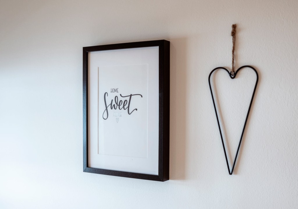  Decorative wall picture in the hallway of Obersulzberggut farm in Radstadt © Lorenz Masser Photography