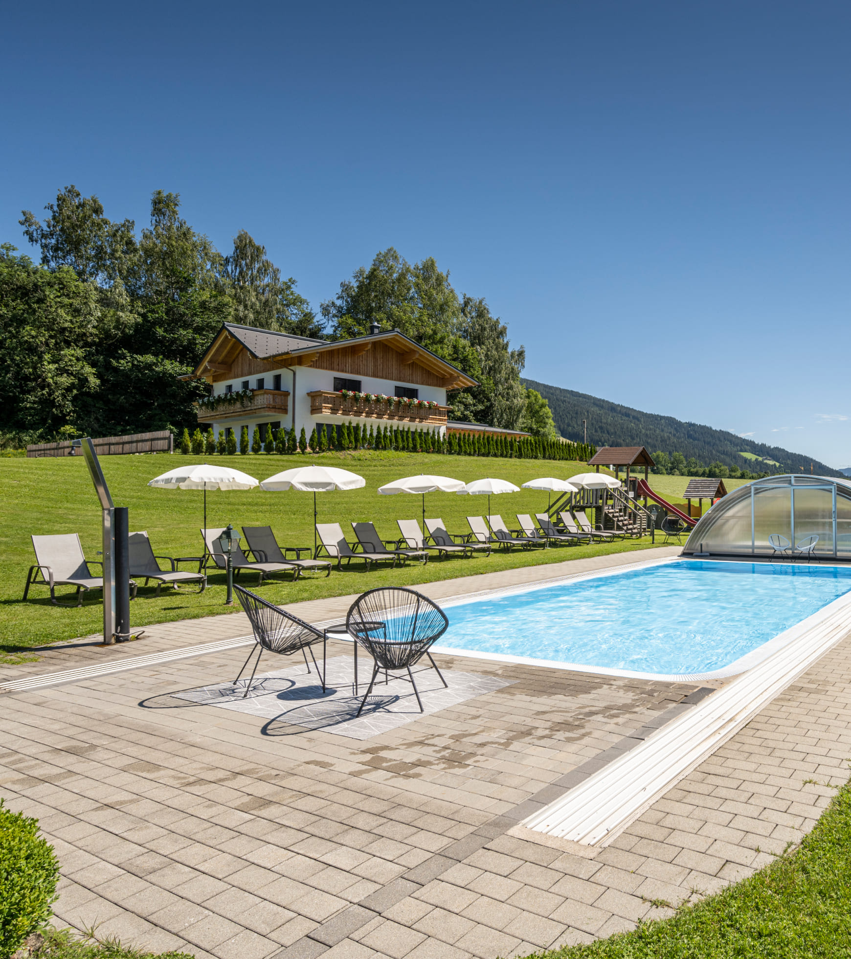 Outdoor facility with pool at Obersulzberggut © Lorenz Masser Fotografie